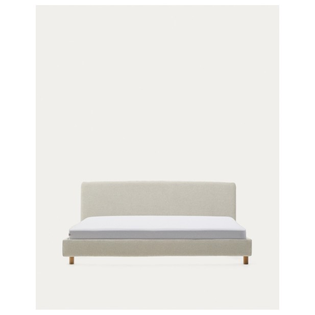 Cama desenfundable Valma de chenilla perla y patas madera maciza de haya colchón de 180x200cm - Kave Home